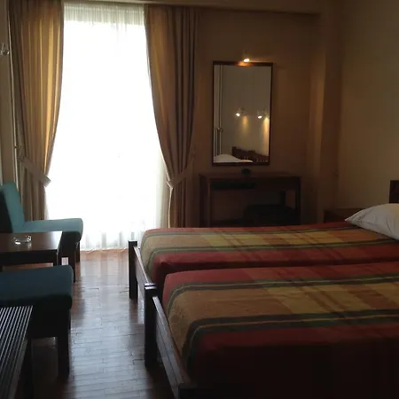 فندق Alexandros 3*